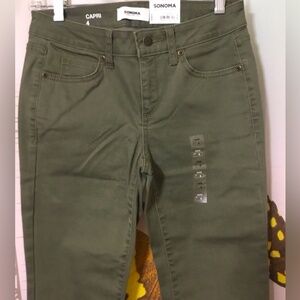 NWT~Sonoma Women’s Supersoft Stretch Size 4 Green Capri Jeans